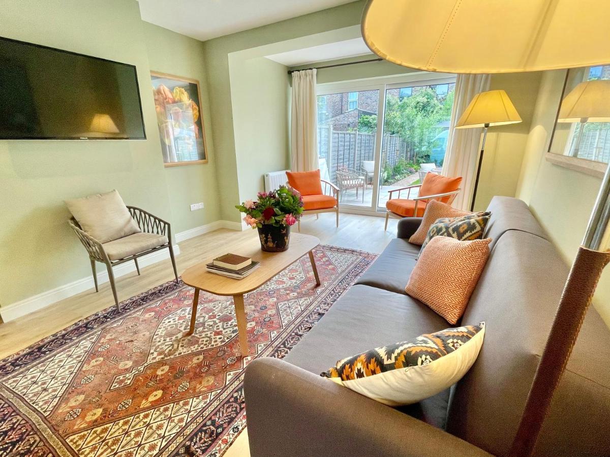 Central Townhouse With Free Off Road Parking And Garden York Extérieur photo