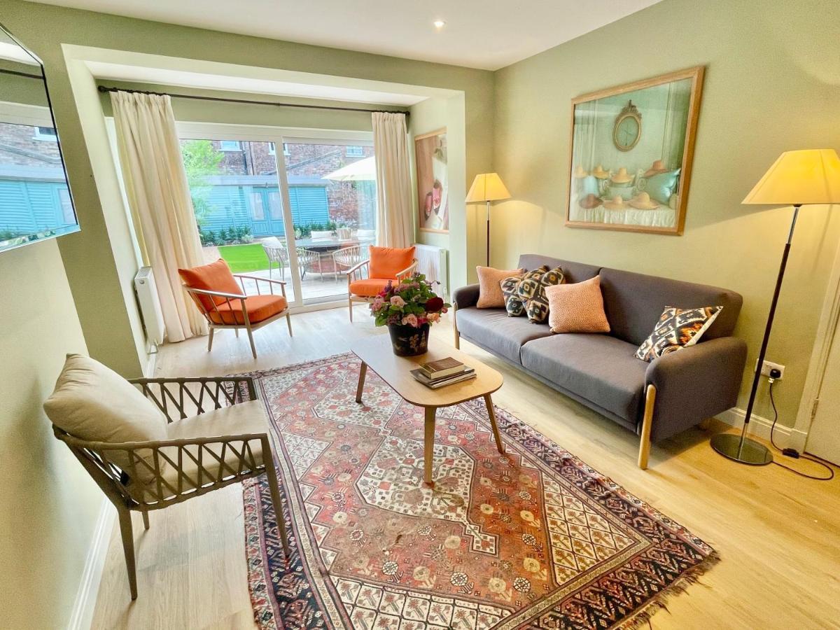 Central Townhouse With Free Off Road Parking And Garden York Extérieur photo