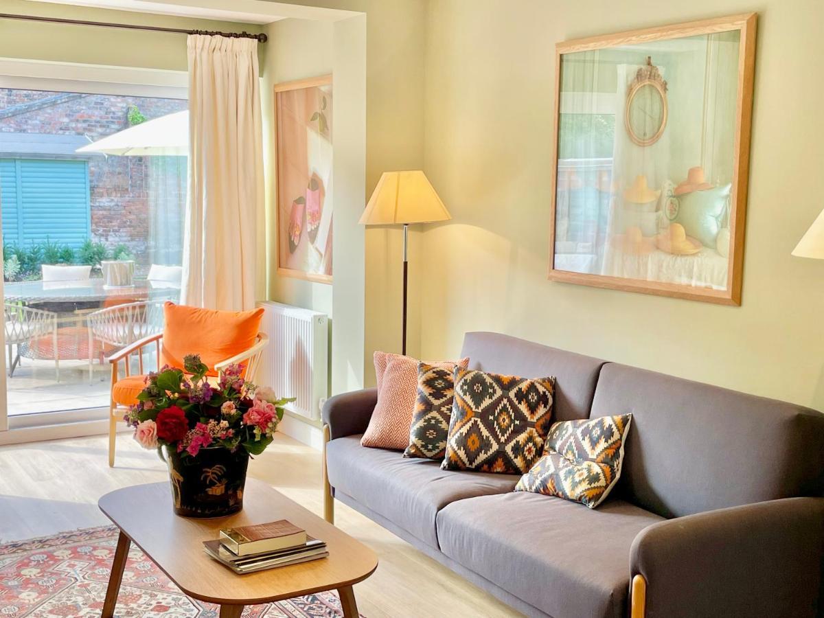 Central Townhouse With Free Off Road Parking And Garden York Extérieur photo