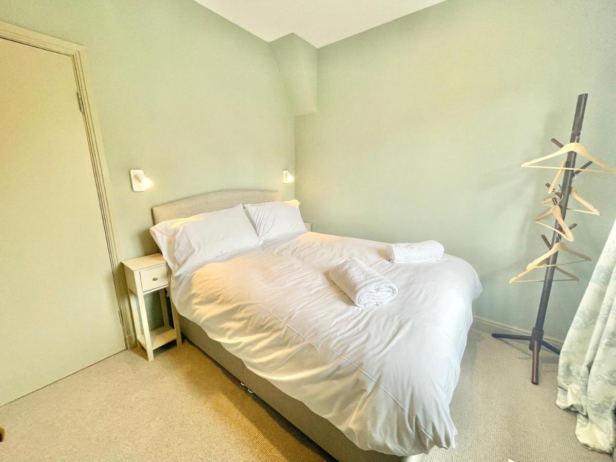 Central Townhouse With Free Off Road Parking And Garden York Extérieur photo
